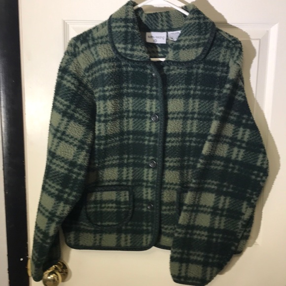 kathy ireland Tops - ⭐️ Full Button Down Sweater